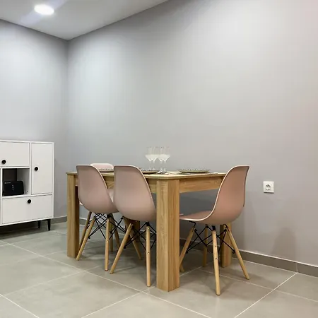 3-bedroom Fabulous In The City Center Lägenhet Aten